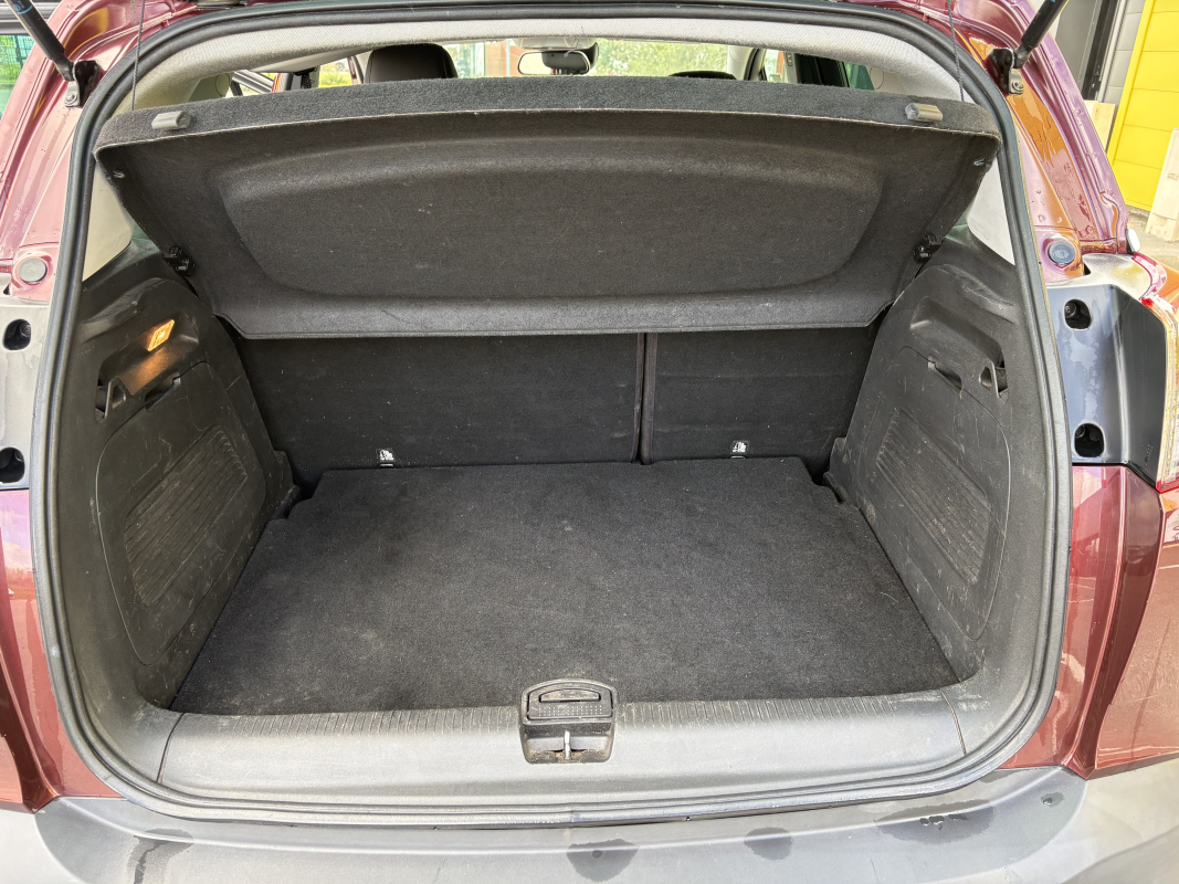 Opel Crossland x — 12