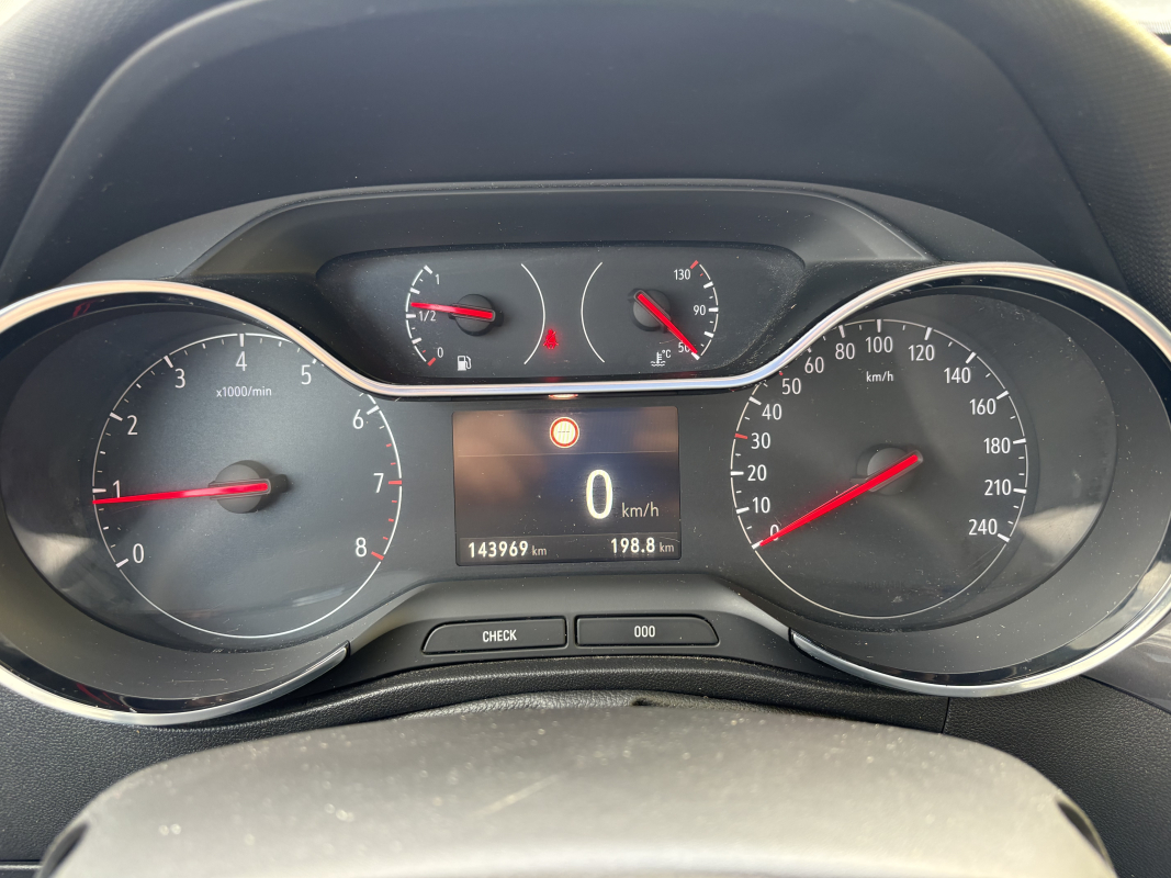 Opel Crossland x — 15