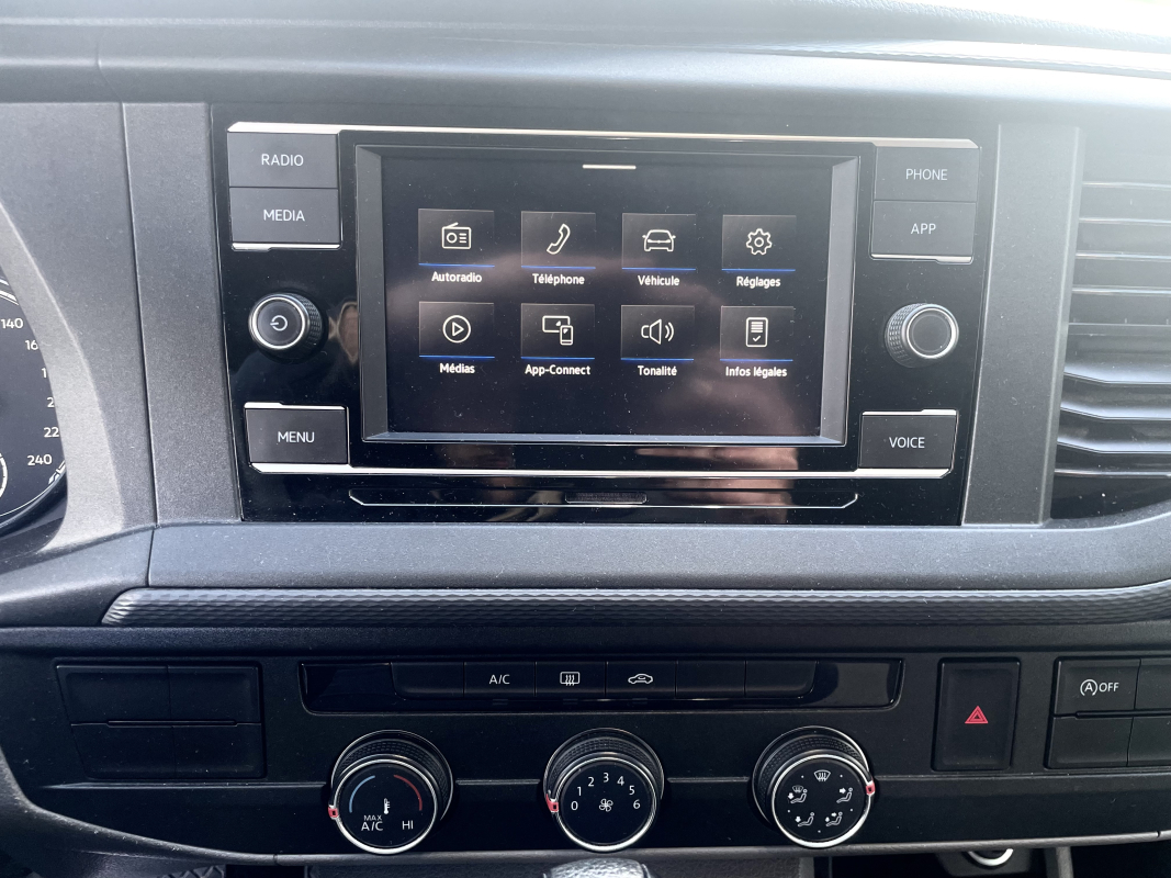 Volkswagen Transporter — 16