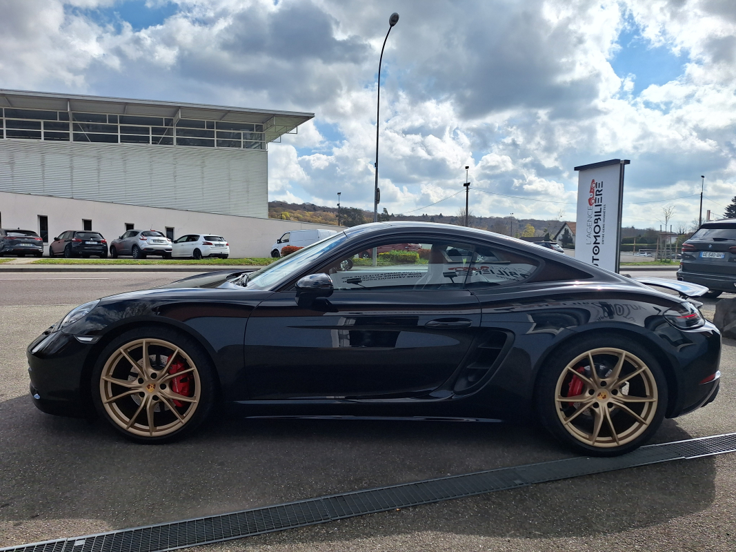Porsche Cayman — 4