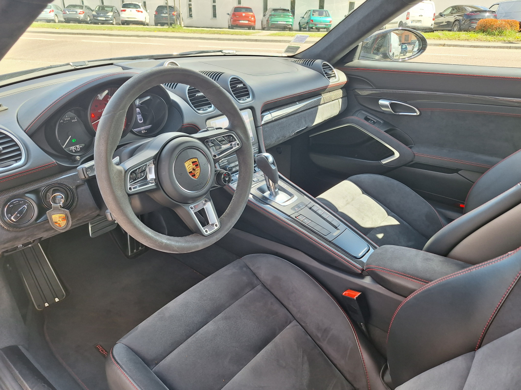 Porsche Cayman — 12
