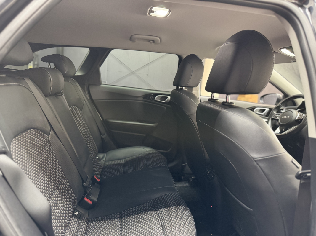 Kia Ceed — 13
