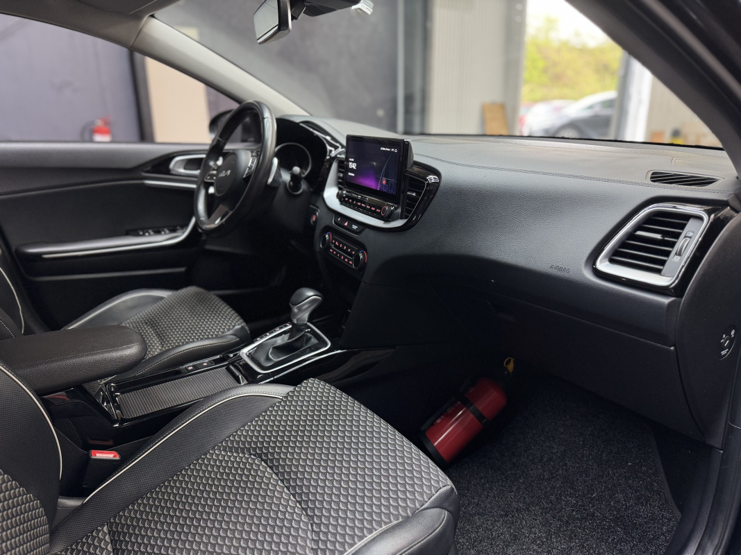 Kia Ceed — 11