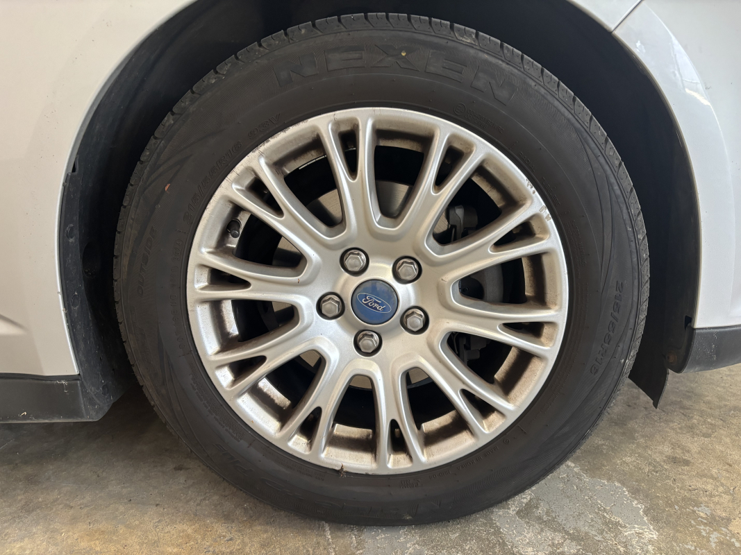 Ford C-Max — 9