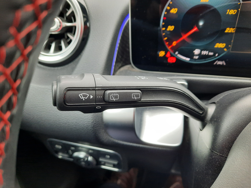 Mercedes GLB — 13