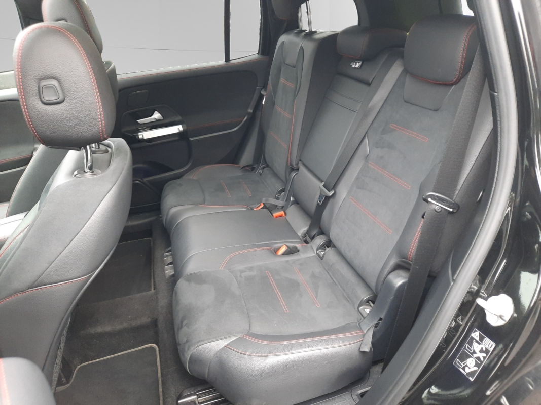 Mercedes GLB — 26