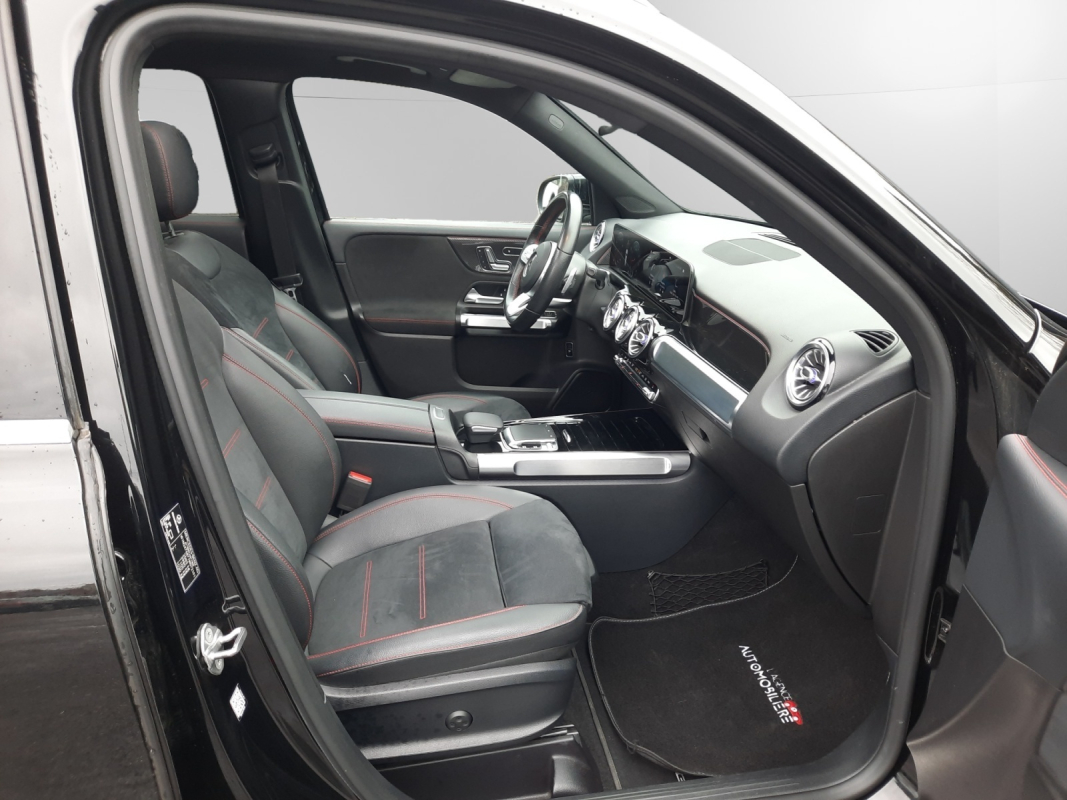 Mercedes GLB — 25