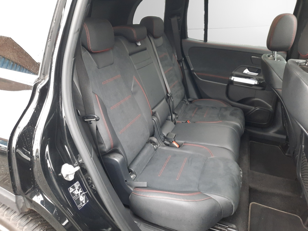 Mercedes GLB — 27