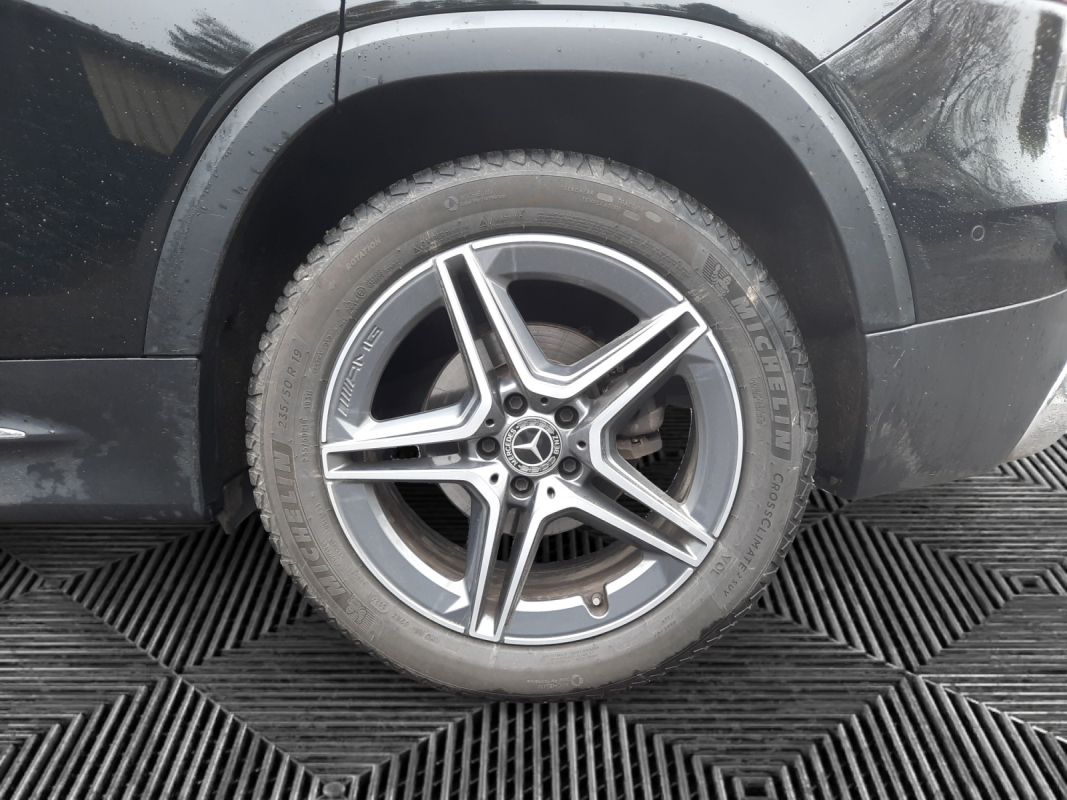 Mercedes GLB — 29