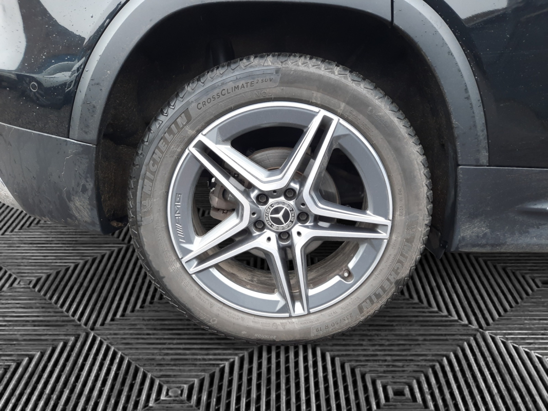 Mercedes GLB — 30