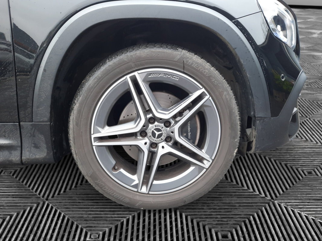 Mercedes GLB — 31