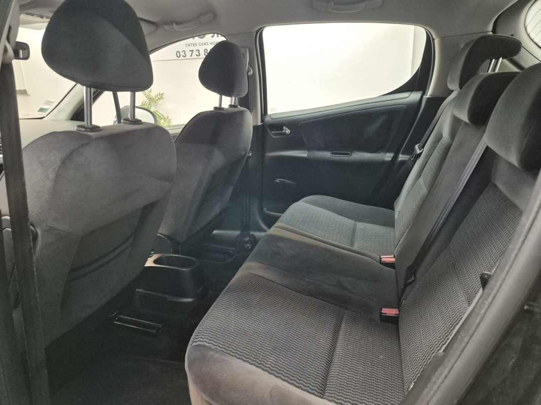 Peugeot 207 — 14