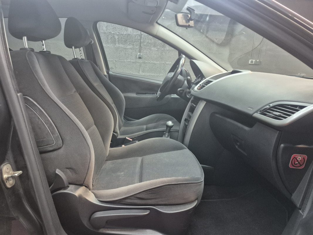 Peugeot 207 — 24