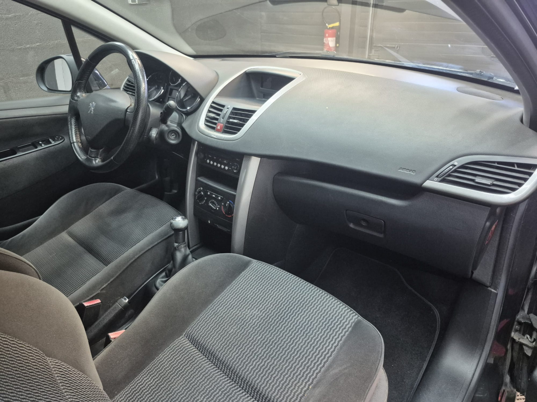 Peugeot 207 — 25