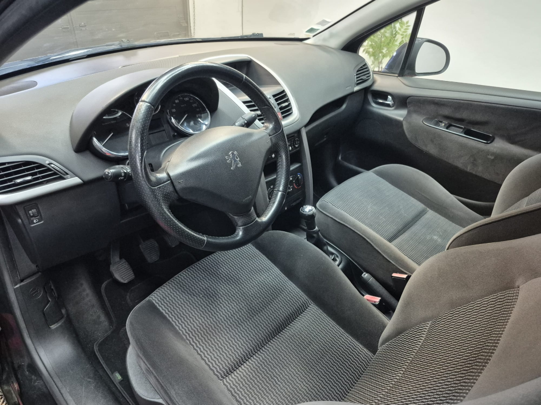 Peugeot 207 — 10