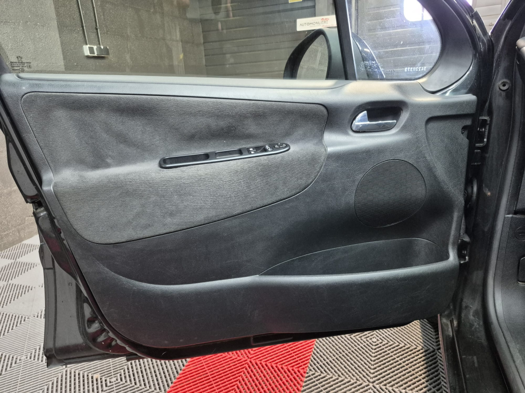 Peugeot 207 — 9