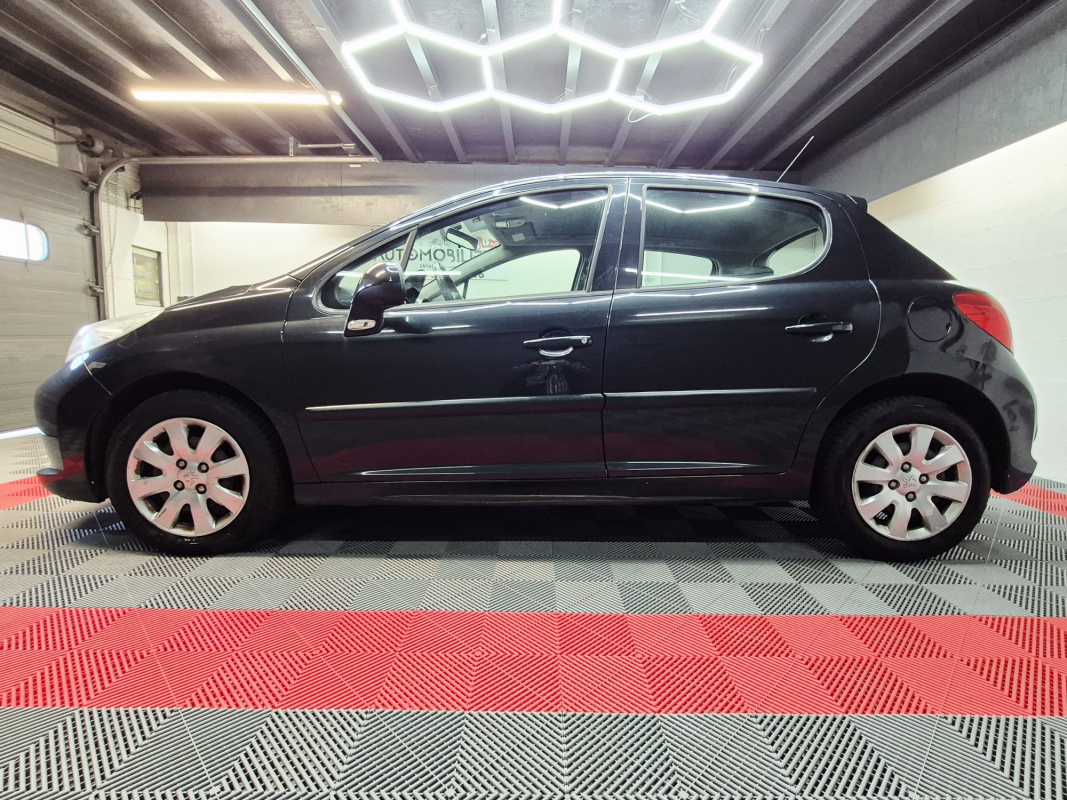 Peugeot 207 — 8