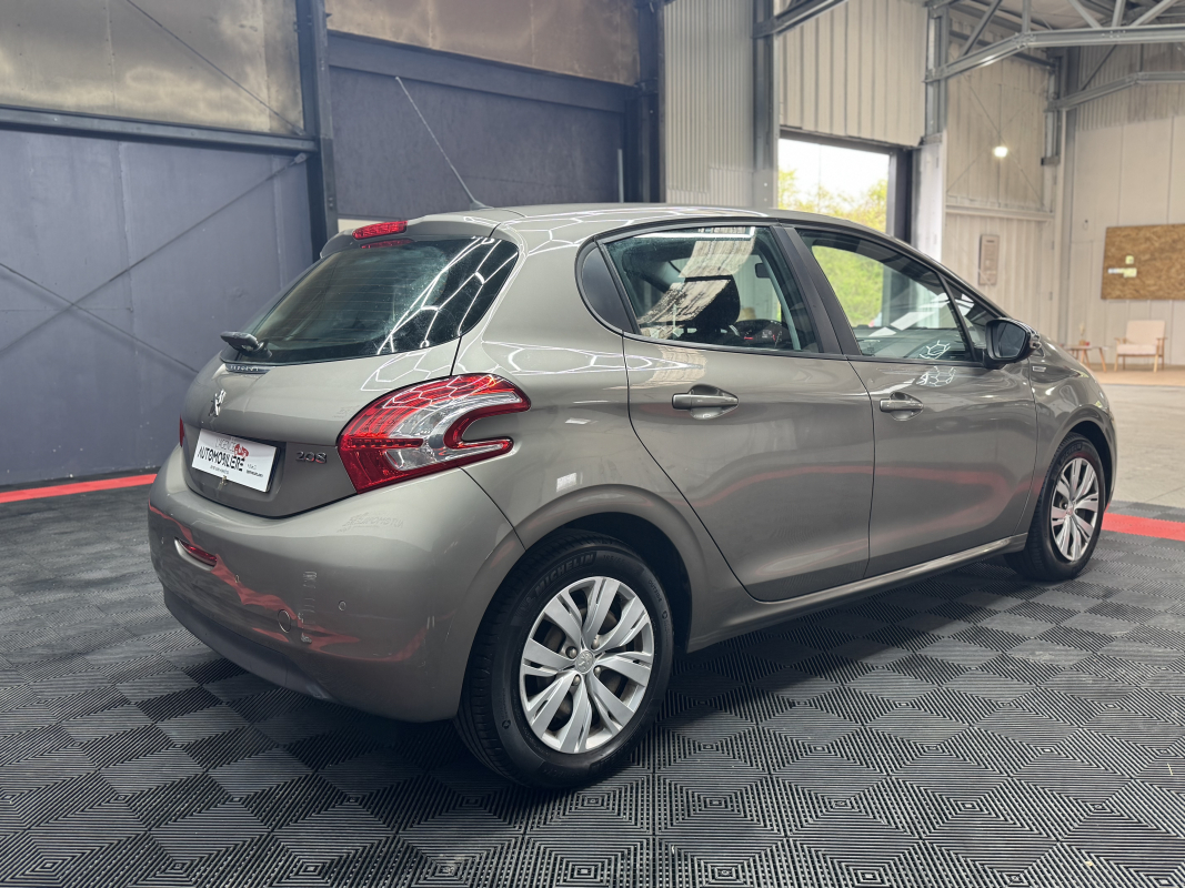 Peugeot 208 — 5