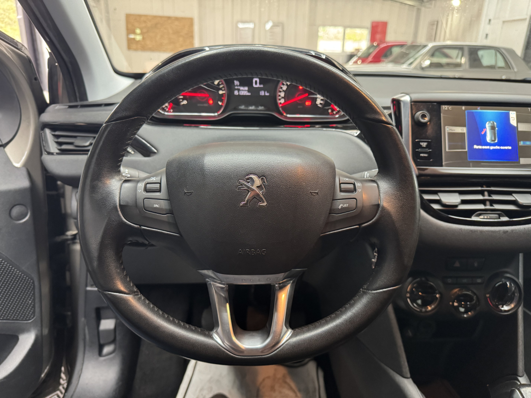 Peugeot 208 — 15