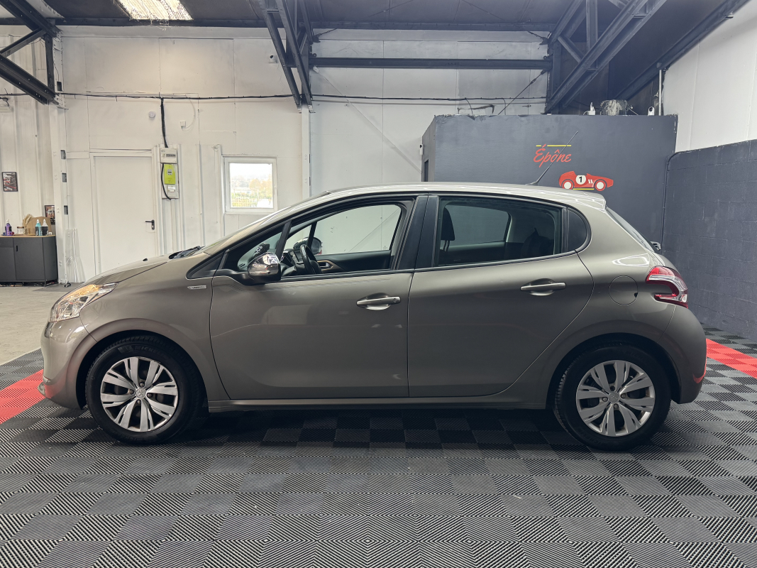 Peugeot 208 — 8