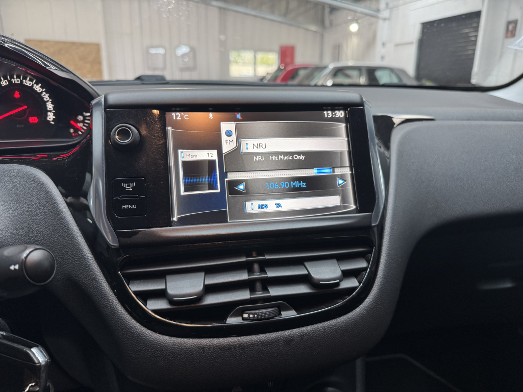 Peugeot 208 — 17