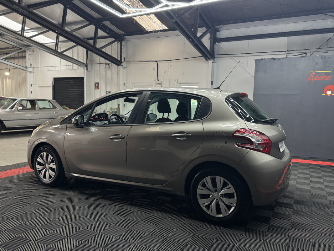 Peugeot 208 — 7