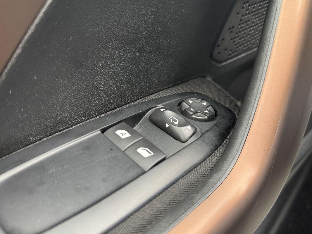 Peugeot 208 — 22
