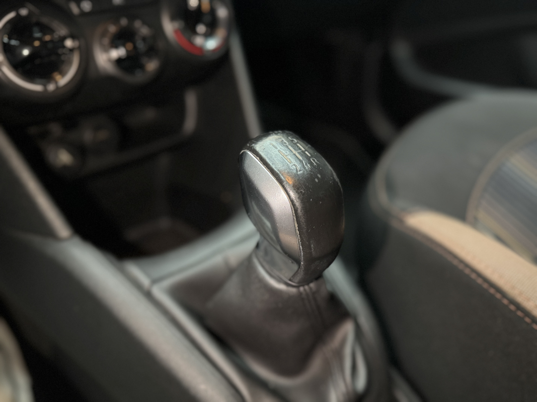 Peugeot 208 — 24