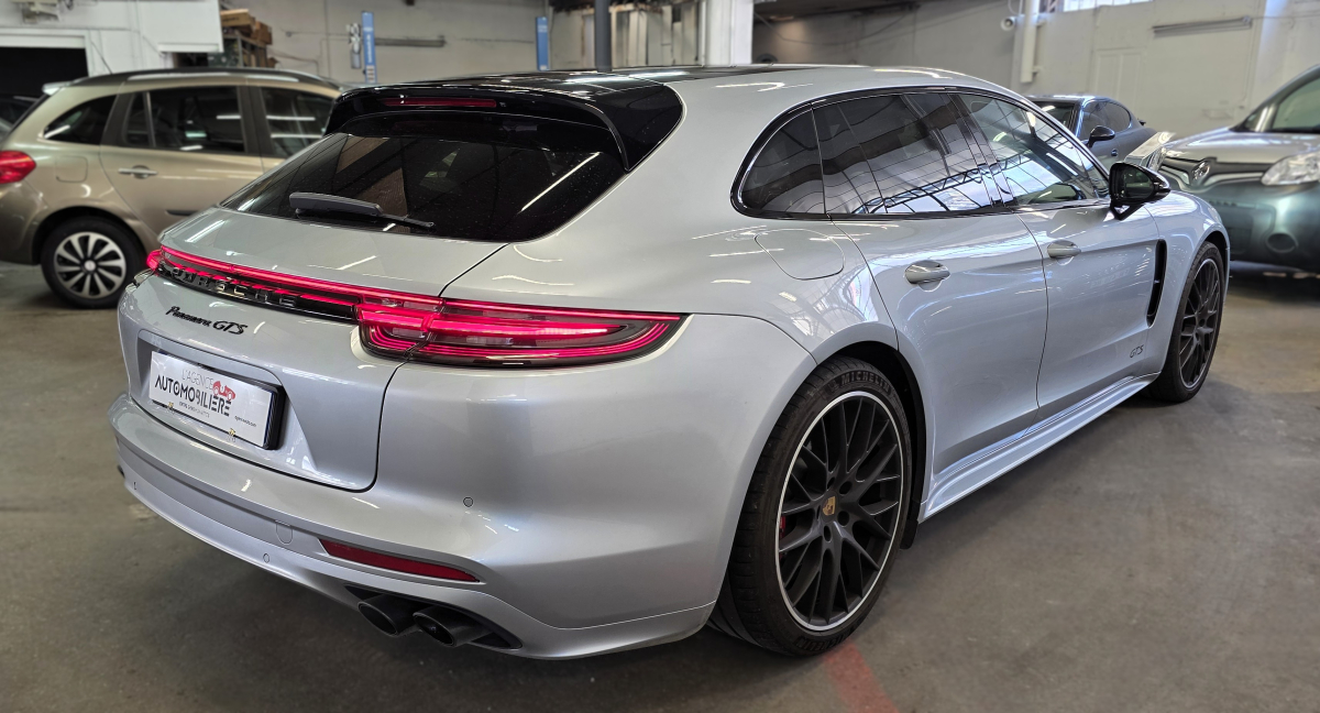 Porsche Panamera — 3