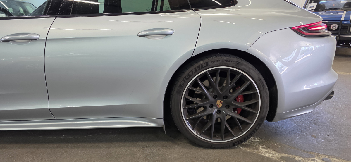 Porsche Panamera — 28