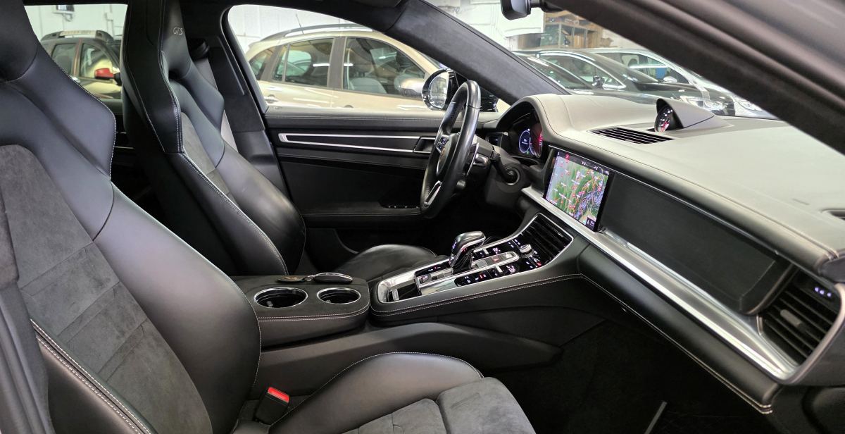 Porsche Panamera — 21
