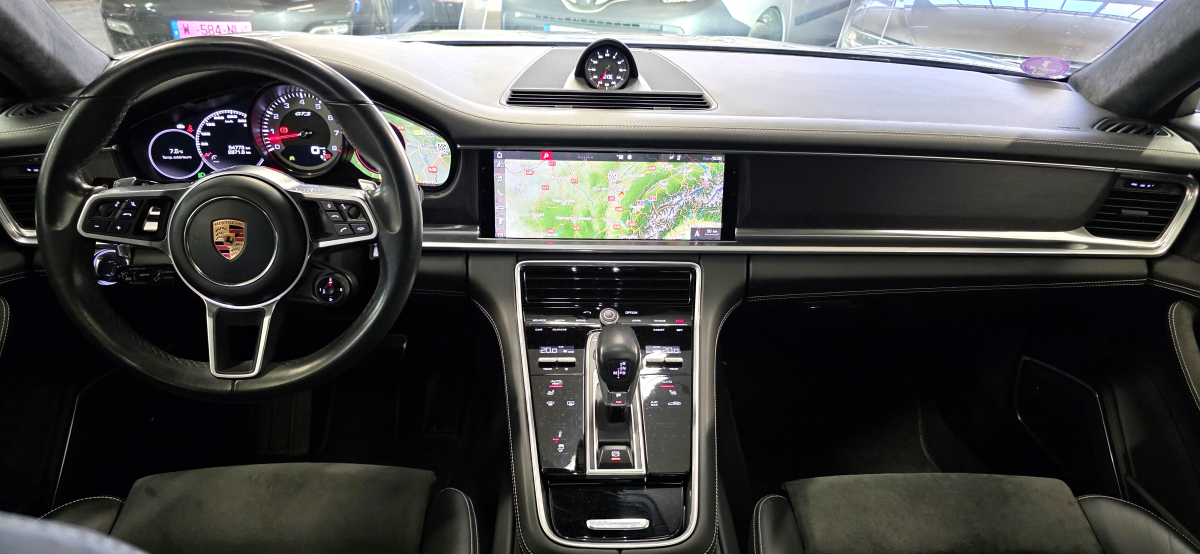 Porsche Panamera — 7