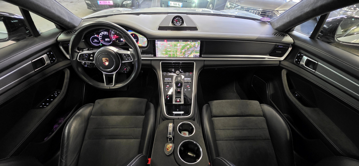 Porsche Panamera — 31