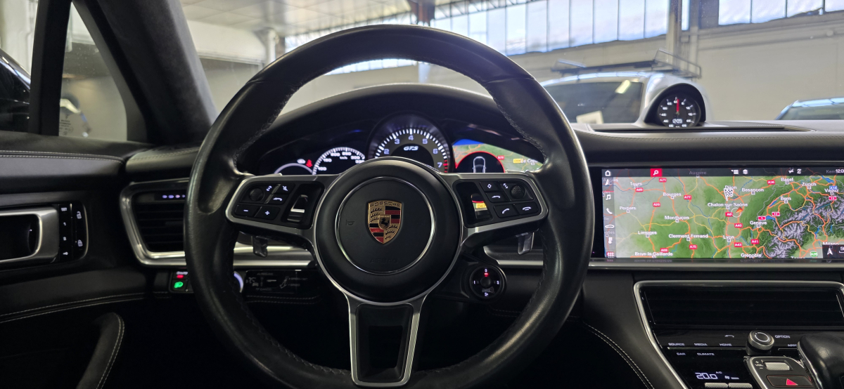 Porsche Panamera — 18