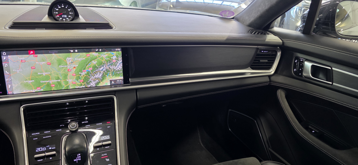 Porsche Panamera — 34