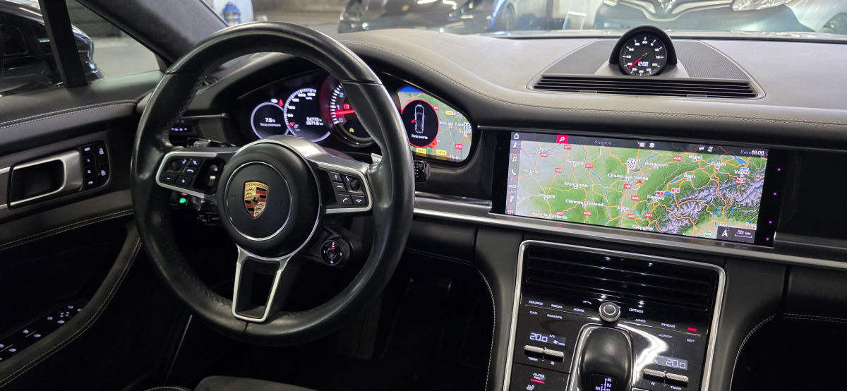 Porsche Panamera — 11