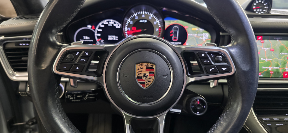 Porsche Panamera — 12
