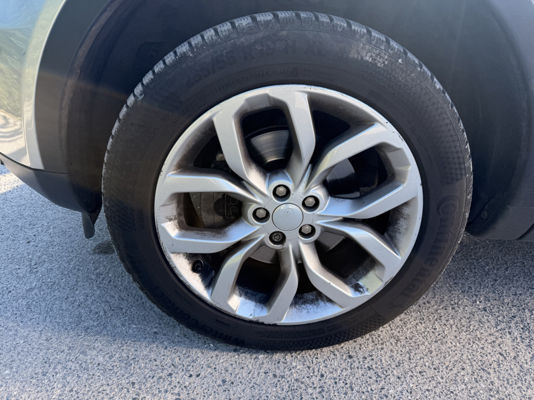 Land Rover Discovery Sport — 17