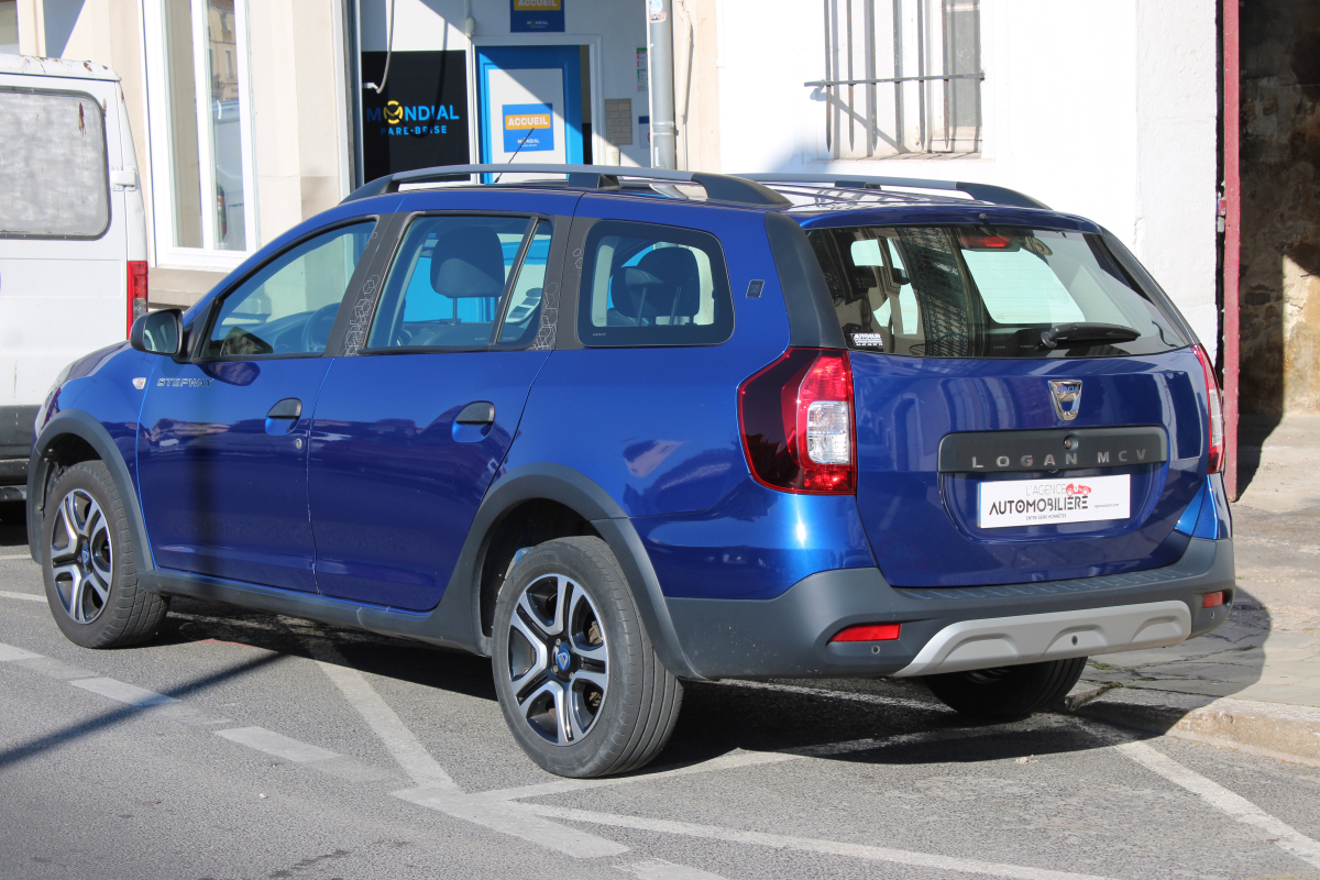 Dacia Logan — 7