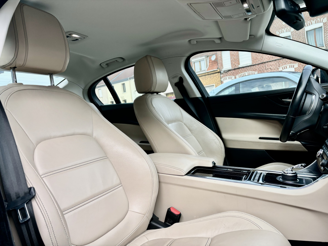 Jaguar XE — 12