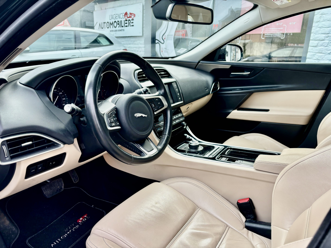 Jaguar XE — 11