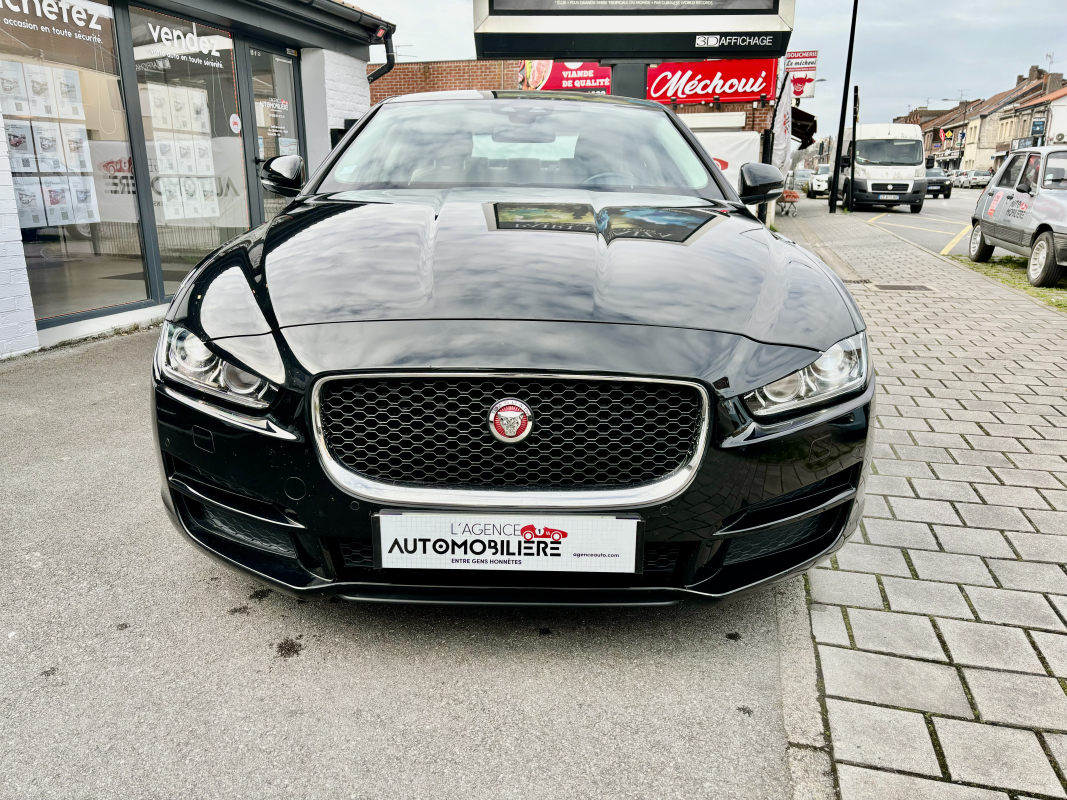 Jaguar XE — 8