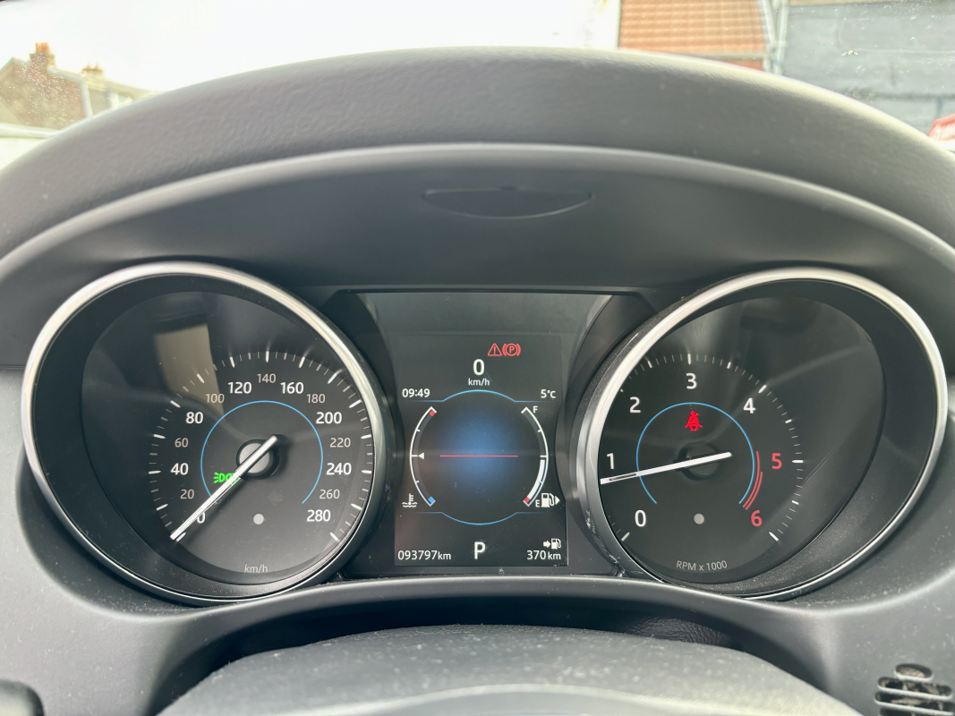 Jaguar XE — 26