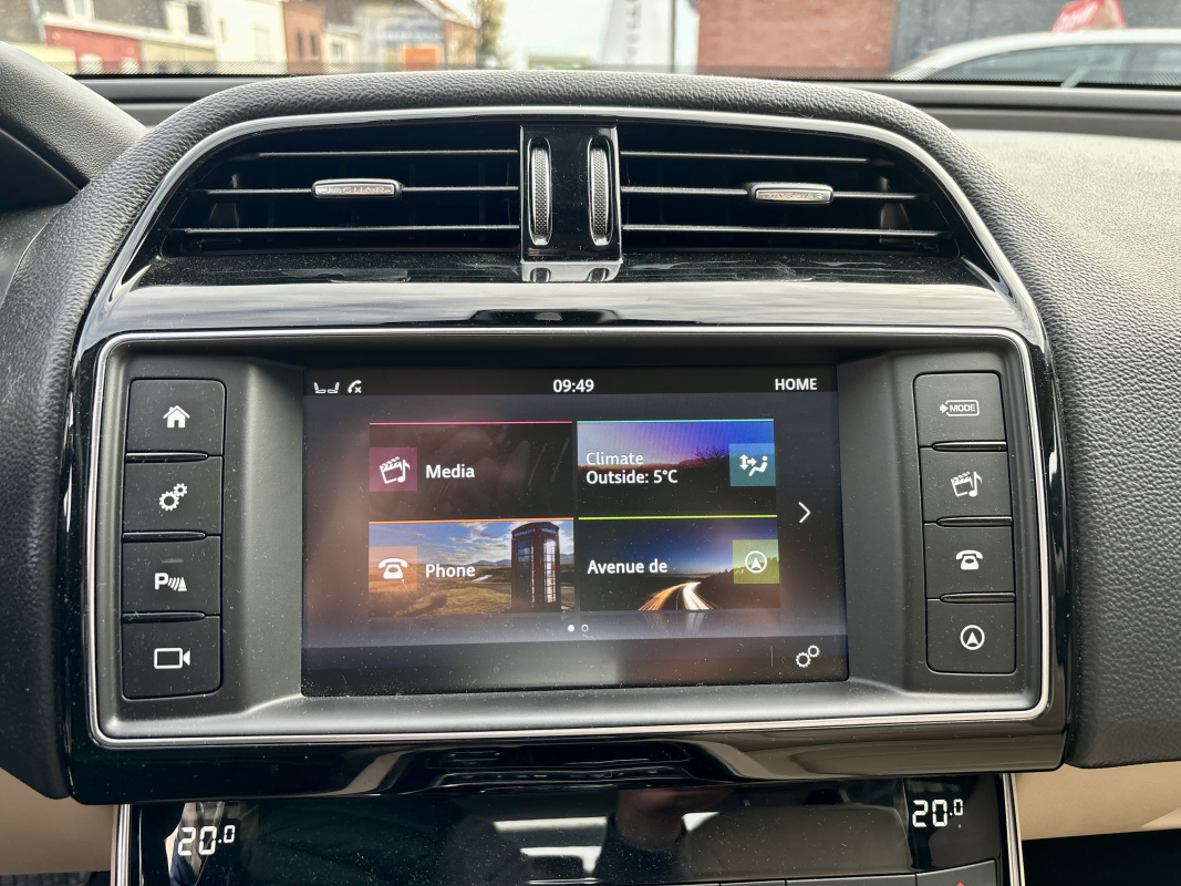Jaguar XE — 20