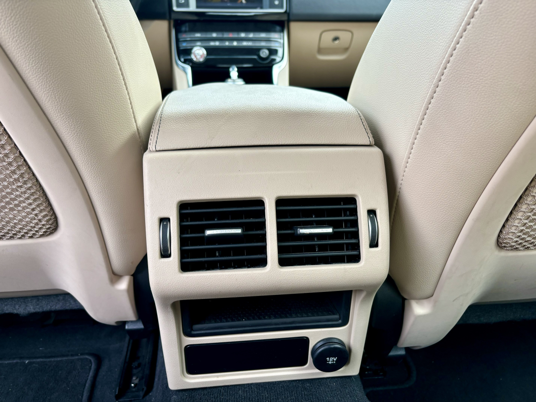 Jaguar XE — 24