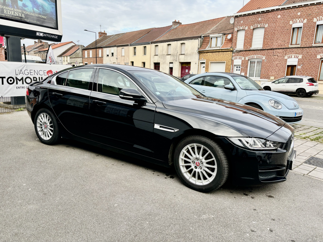Jaguar XE — 6