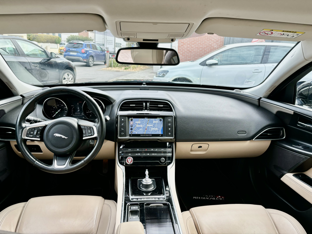Jaguar XE — 9