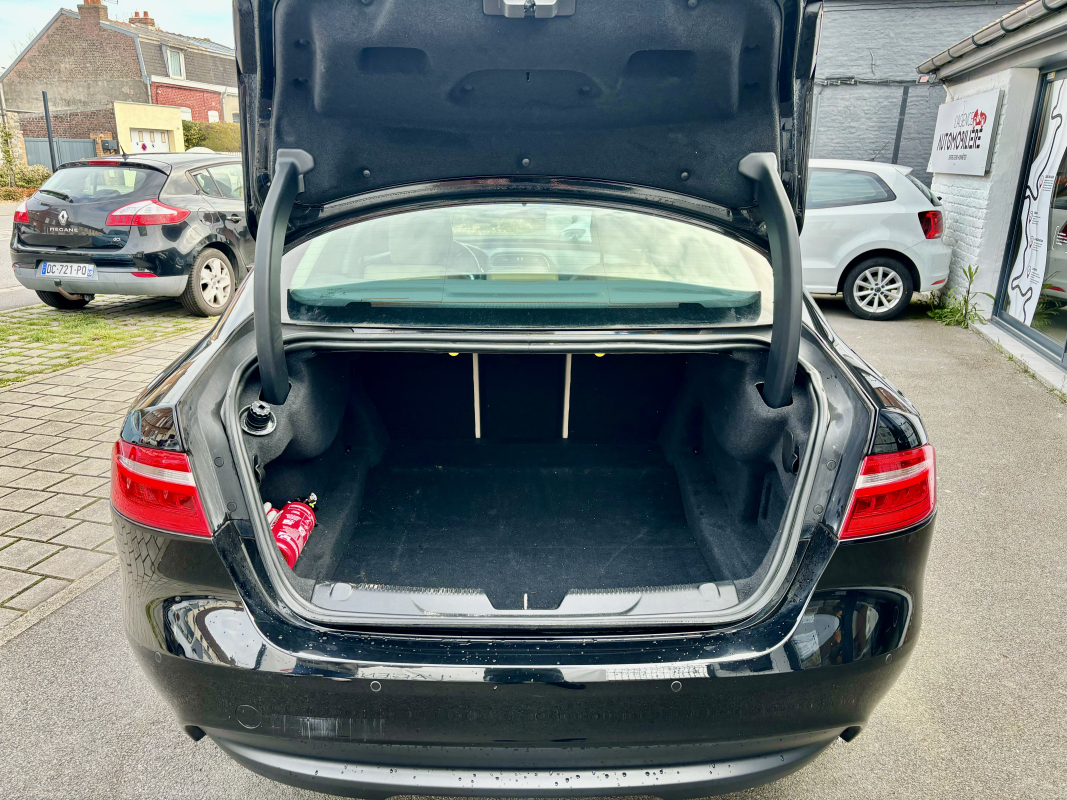 Jaguar XE — 15