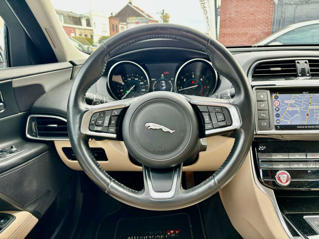 Jaguar XE — 16