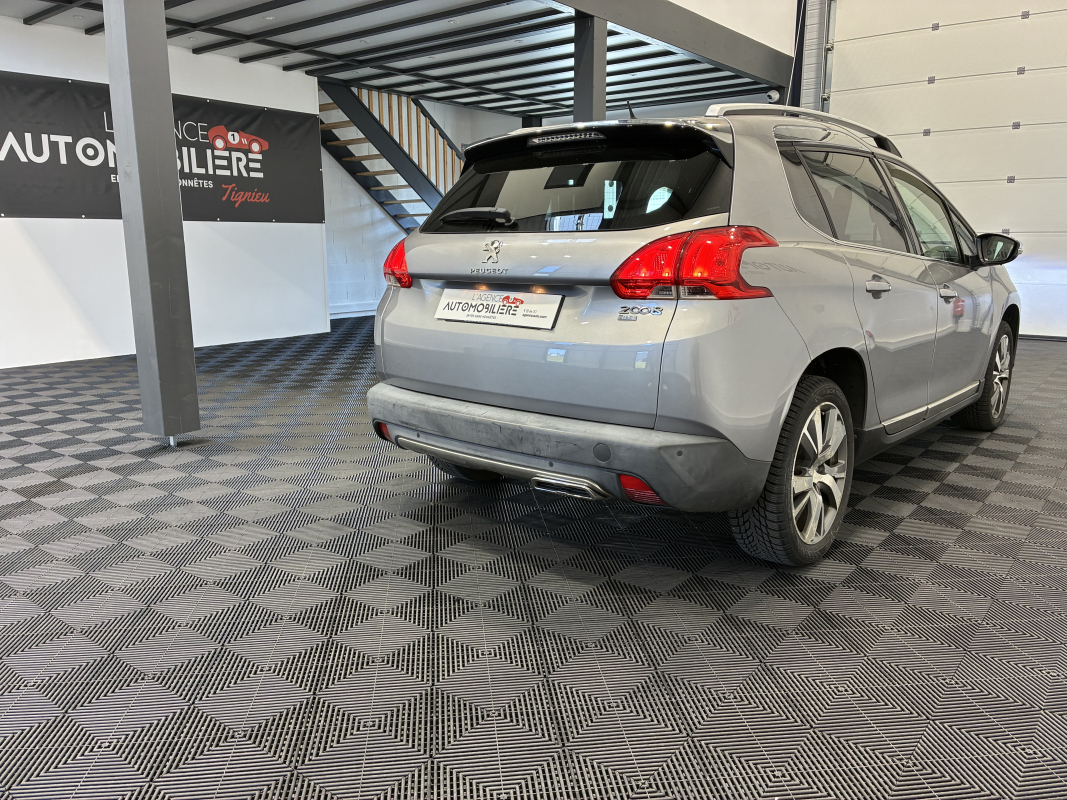 Peugeot 2008 — 8